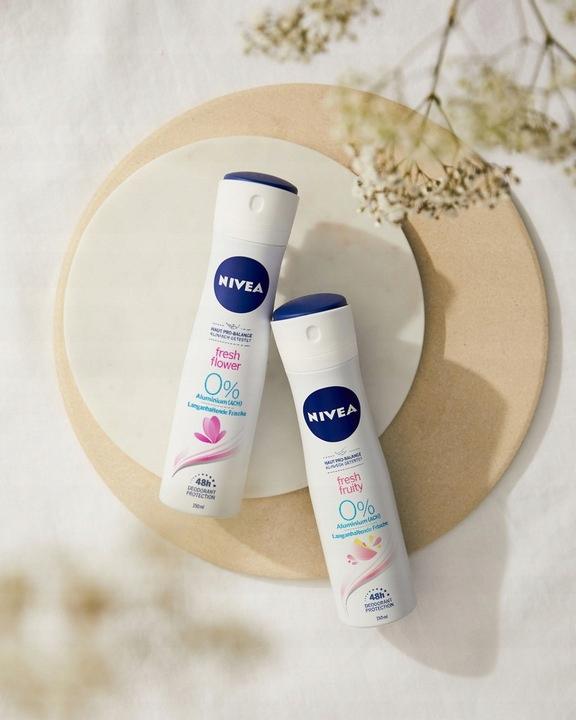 NIVEA FRESH FLOWER 0% SOLI ALUMINUM DEZODORANT W SPRAYu 150 ML - obrazek 4