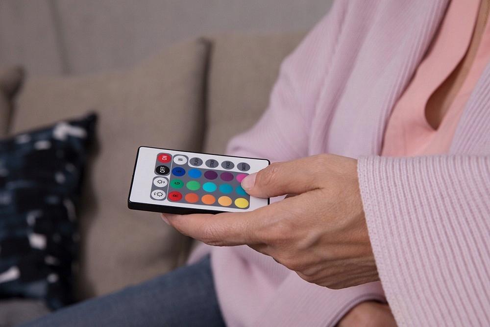 OSRAM Żarówka LED ŚWIECA E14 4,5W = 25W RGBW PILOT - obrazek 13