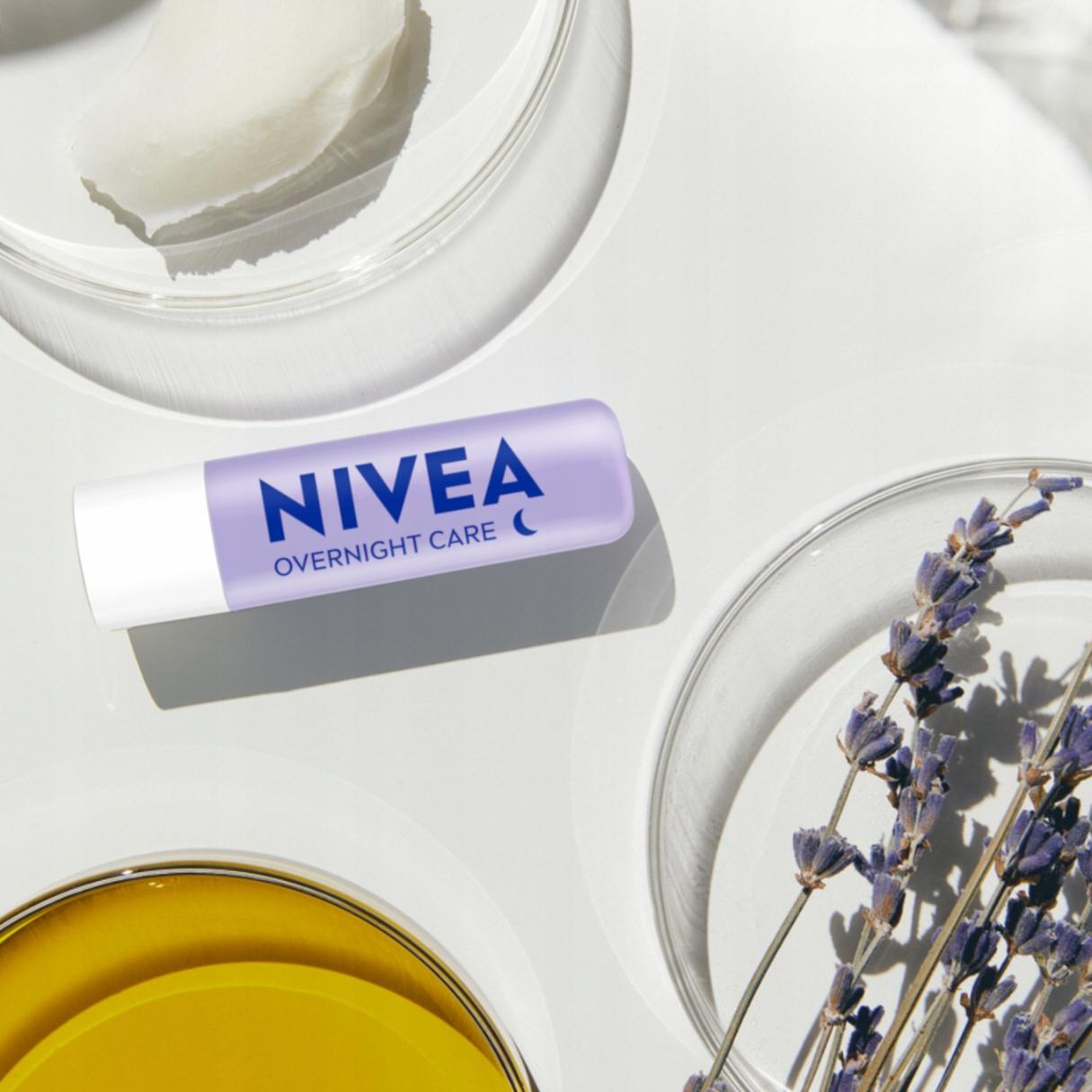 NIVEA Overnight Care Pielęgnująca pomadka do ust - obrazek 5