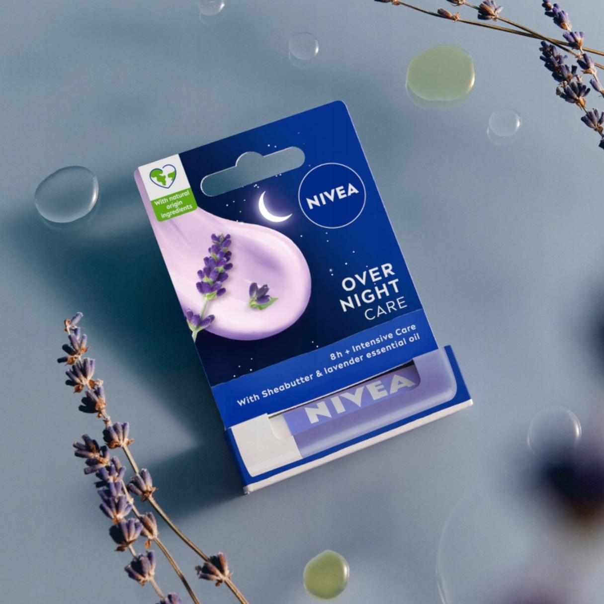 NIVEA Overnight Care Pielęgnująca pomadka do ust - obrazek 3