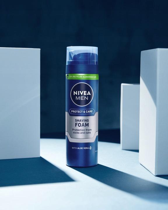 NIVEA MEN Pianka do golenia Protect&Care 200ml - obrazek 2