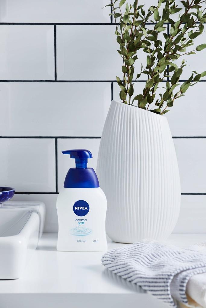 NIVEA Mydło w płynie Creme Soft 250ml - obrazek 3