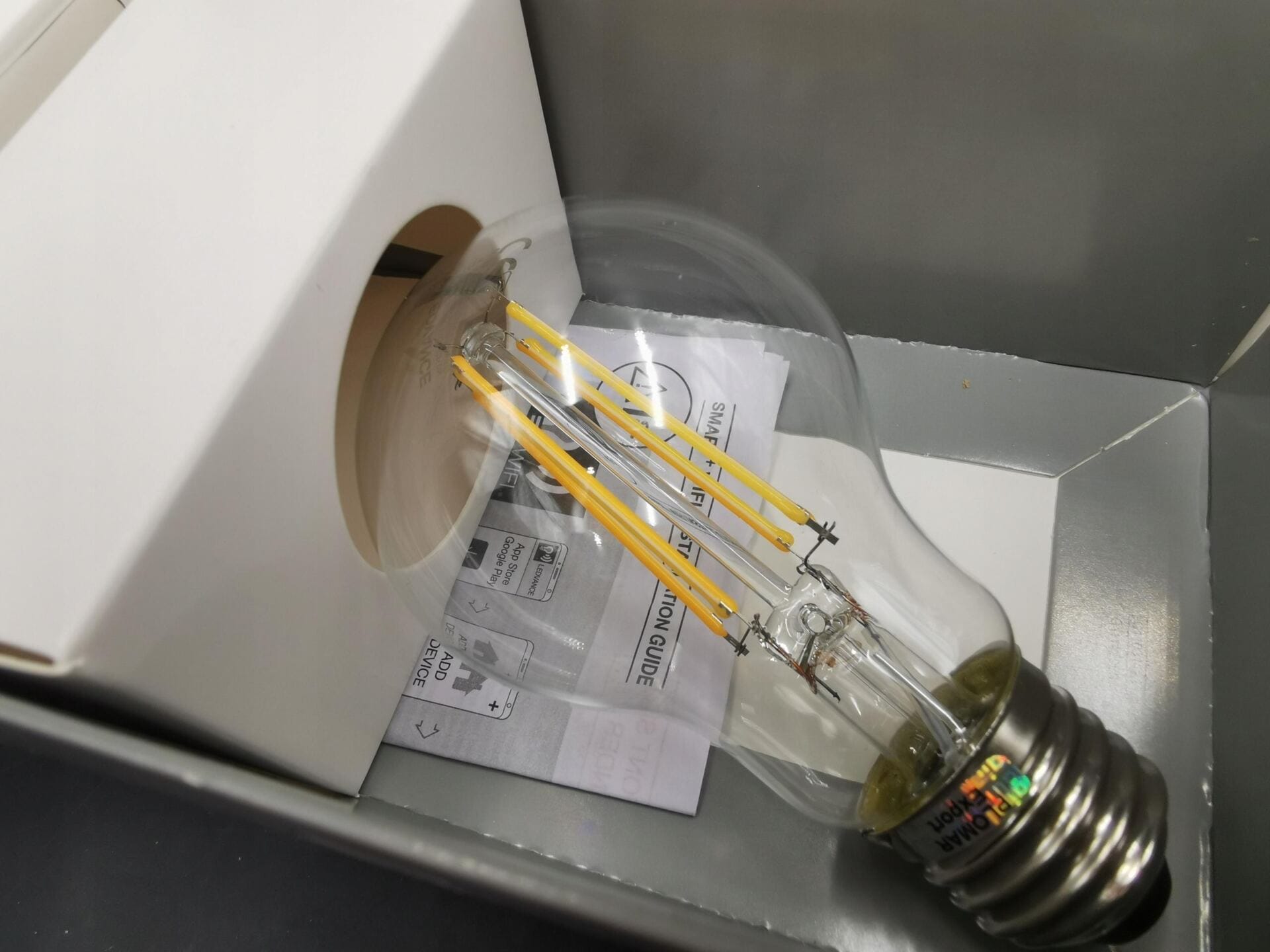 LEDVANCE Żarówka LED E27 A60 9W=60W RGB SMART+WIFI - obrazek 8